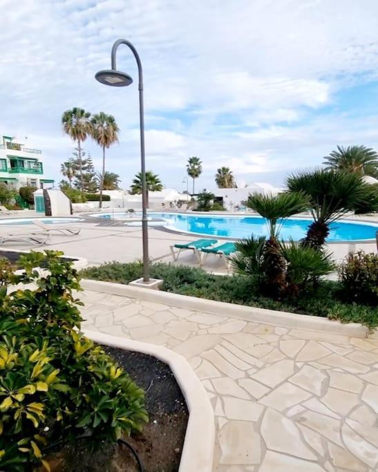 Appartamento Playa Bastian First Line Of The Sea Costa Teguise Esterno foto