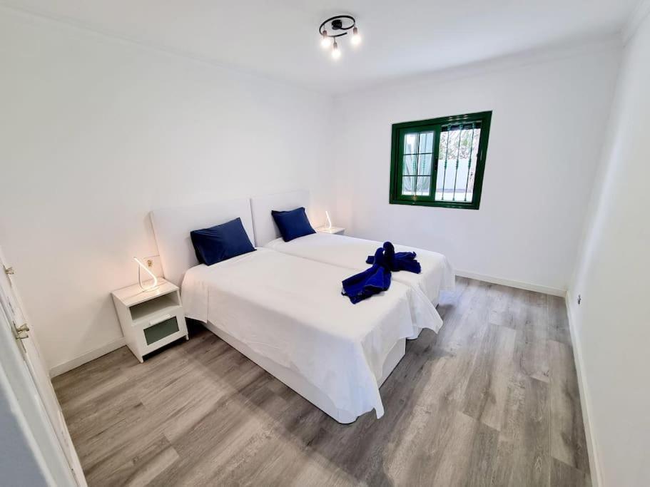 Appartamento Playa Bastian First Line Of The Sea Costa Teguise Esterno foto