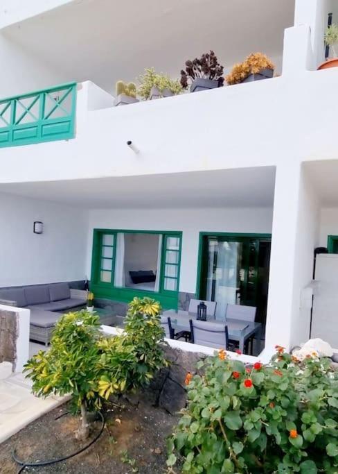 Appartamento Playa Bastian First Line Of The Sea Costa Teguise Esterno foto