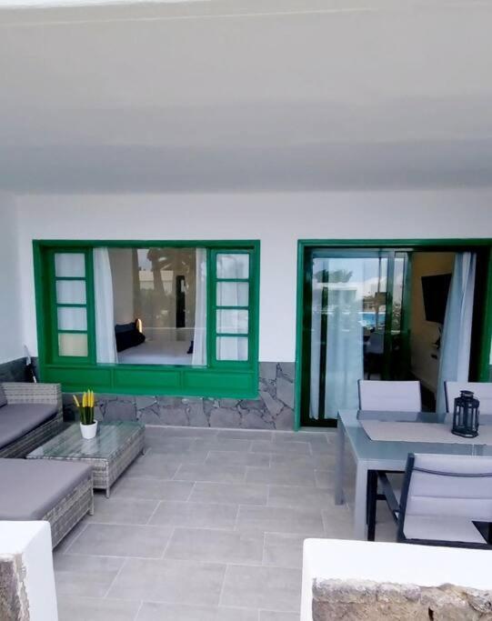 Appartamento Playa Bastian First Line Of The Sea Costa Teguise Esterno foto